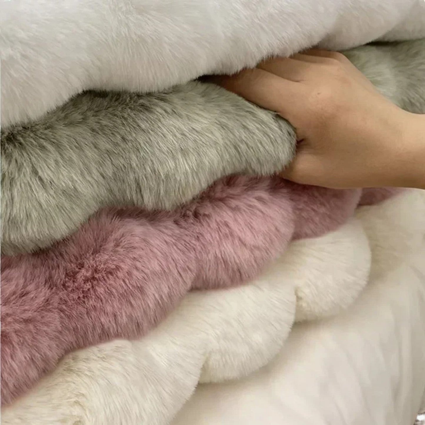 Arionna | Flauschiger rutschfester Teppich für Wohnzimmer und Schlafzimmer