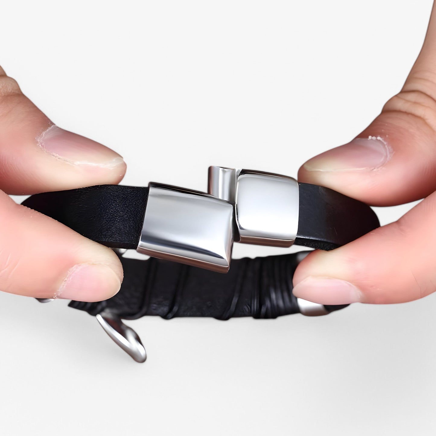 Armband aus Stahlstärke