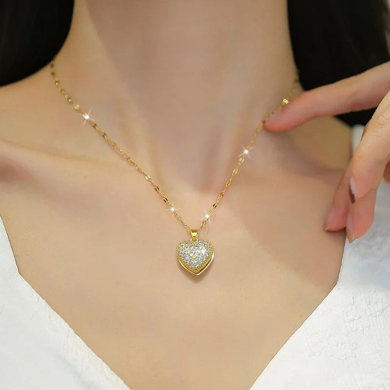 Aya | Elegante Halskette mit herzförmigen Perlen
