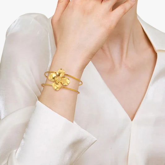 Vivian | Flora Gold Edelstahl Blumenarmband, Wasserdicht und Elegant