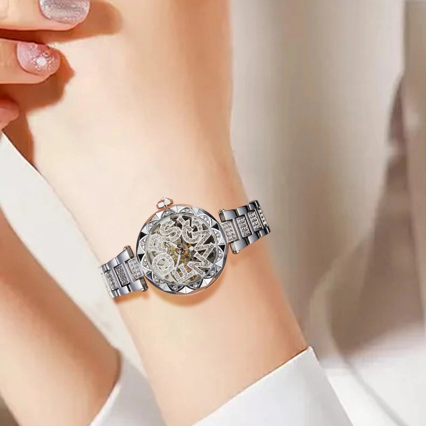 Ana | Luxus Frauen Uhr 2025 Mechanische Eleganz in Stahl und Diamanten 3D