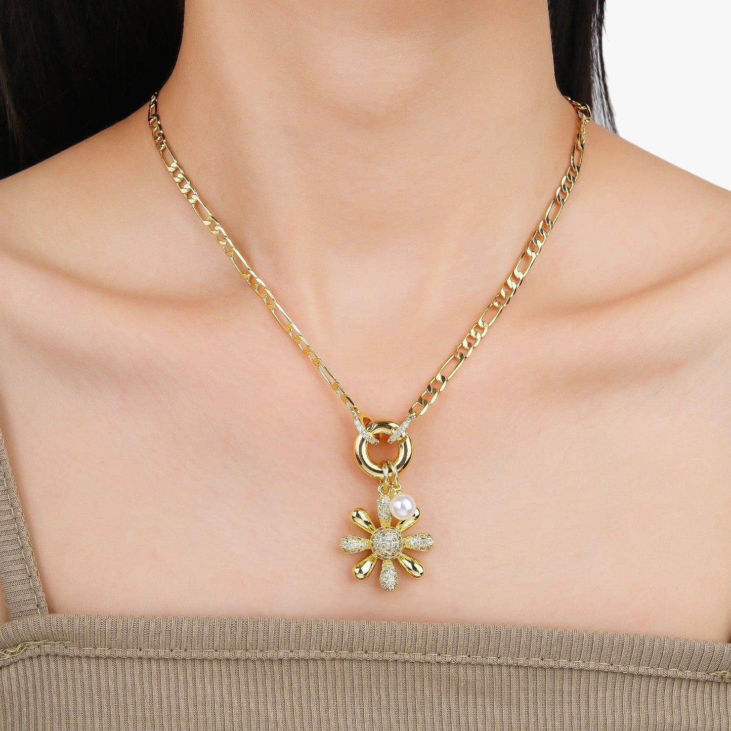 Sunny | Halskette mit Saphirblüte und glitzernden Zirkonen