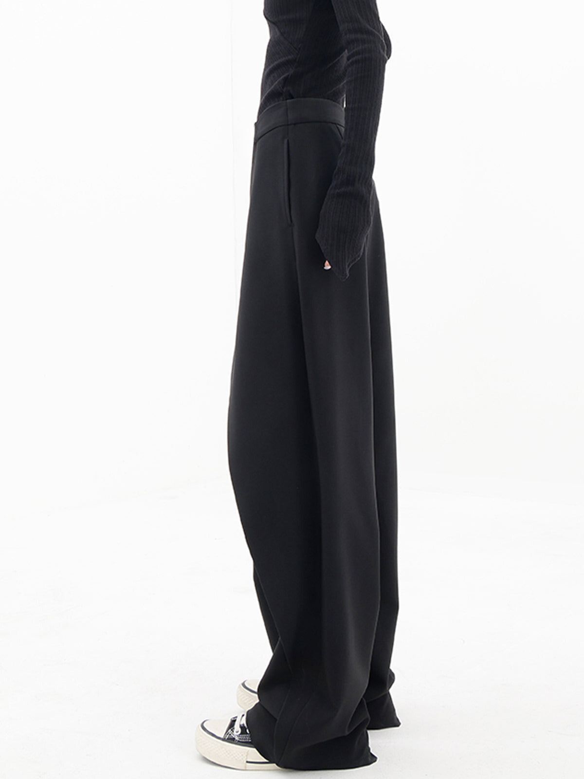 AMNA Style Revolution | Asymmetrische Baggy-Hose mit Komfort-Design